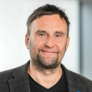 Prof. Dr. Thomas Karall | Hof University of Applies Sciences Prof. Dr. Thomas Karall | Hof University of Applies Sciences