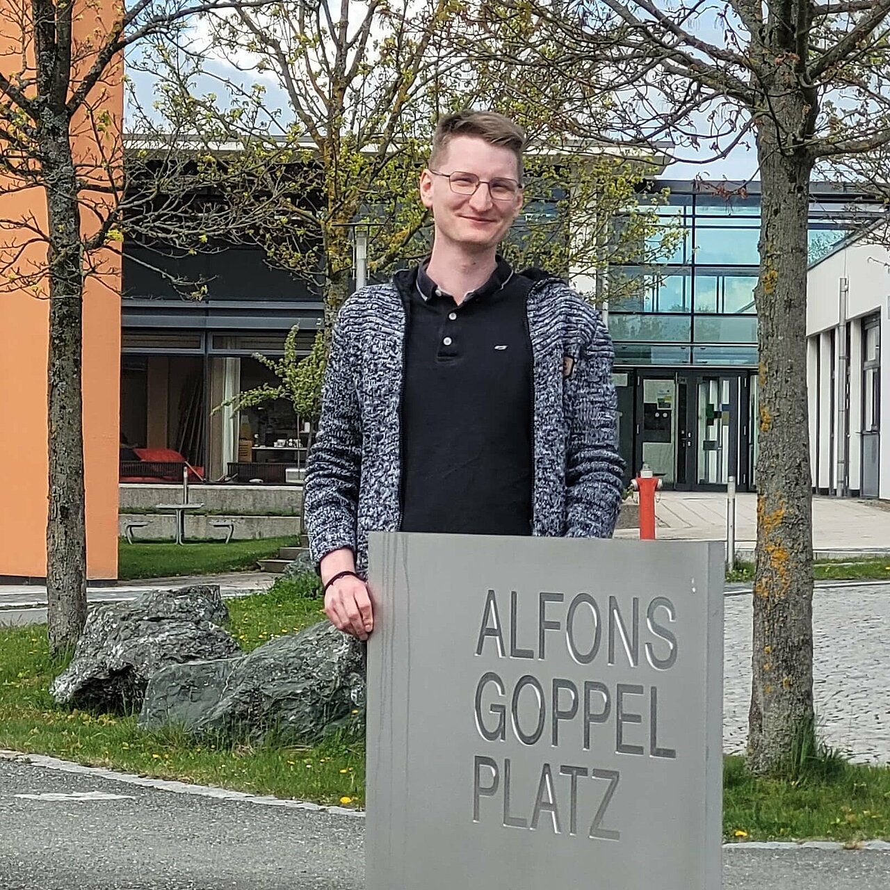 David on campus of Hof University