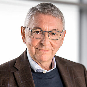 Prof. Dr. Willi Darr | Hof University of Applies Sciences Prof. Dr. Willi Darr | Hof University of Applies Sciences