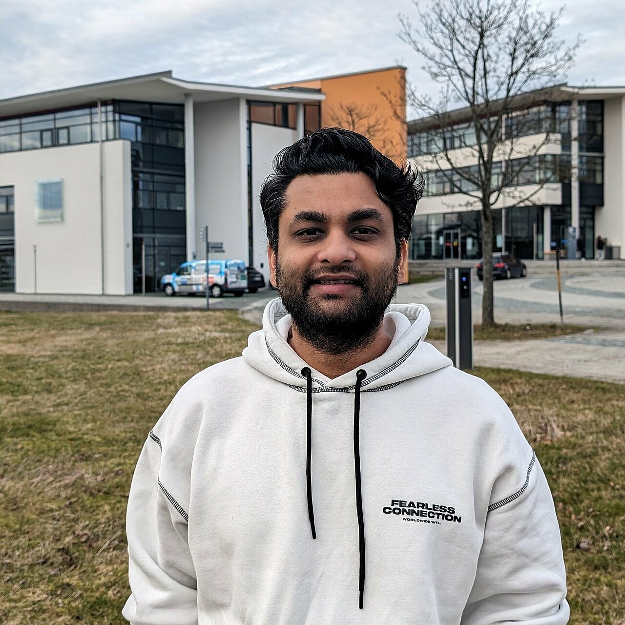 Tariq on campus of Hof University