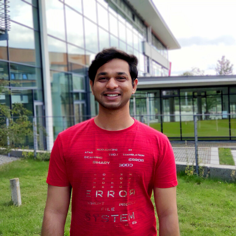 Ankit from India on campus of Hof University
