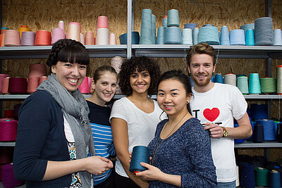 International students studying textiles at Campus Münchberg