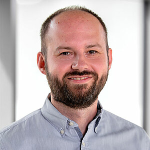 Prof. Dr. Christian Groth | Hof University of Applies Sciences Prof. Dr. Christian Groth | Hof University of Applies Sciences