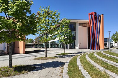 Hochschule Hof Blick auf das Gebäude B