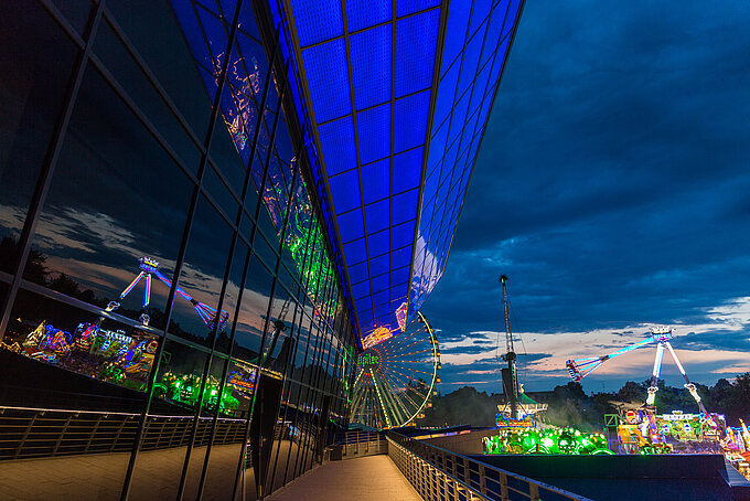 Volksfest with Freiheitshalle in Hof at night