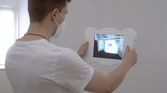 Studierenden mit Tablet
